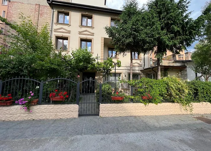 Boutique Cathedral Plaza Residences Room For Rent DowntownApartamente de Inchiriat Bucuresti