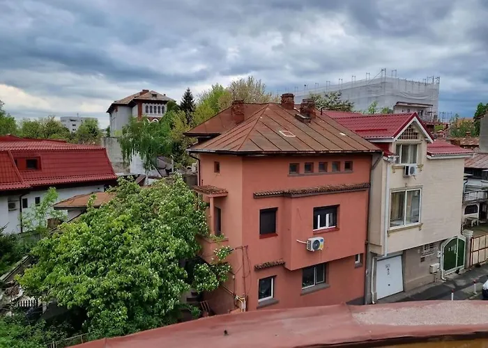 Cozy Apartment Near City Center Bucureşti
